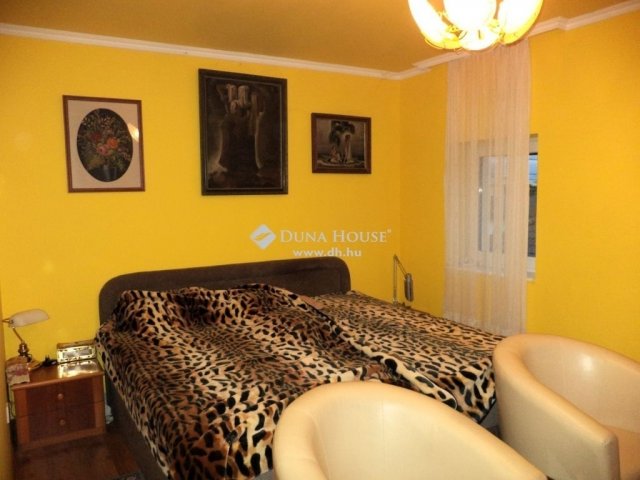 Eladó ikerház, Kápolnásnyéken 95.9 M Ft, 3 szobás