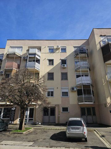 Eladó téglalakás, Békéscsabán 29.99 M Ft, 2 szobás