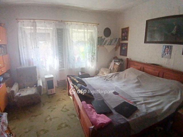 Eladó családi ház, Kenderesen 5.5 M Ft, 2 szobás