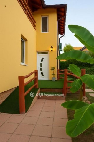 Eladó családi ház, Kiskunlacházán 140.9 M Ft, 3 szobás