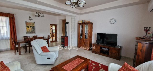 Eladó családi ház, Nyíregyházán 145 M Ft, 7 szobás