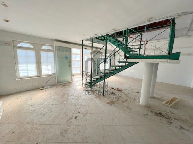 Eladó ipari ingatlan, Révfülöpön 220 M Ft