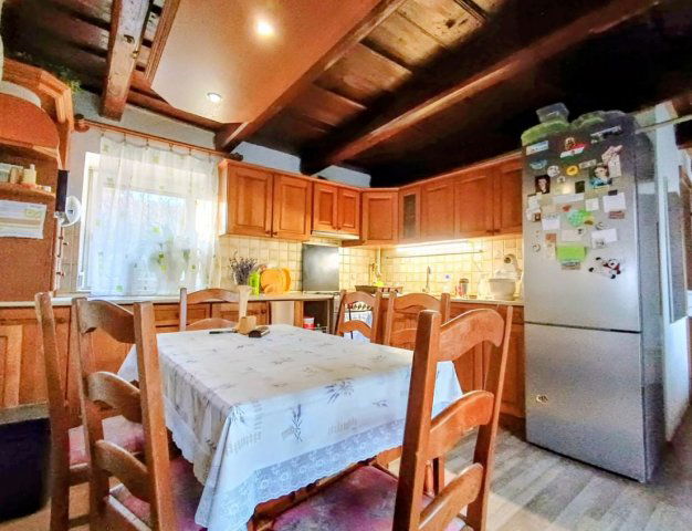 Eladó családi ház, Herenden 114 M Ft, 4+2 szobás