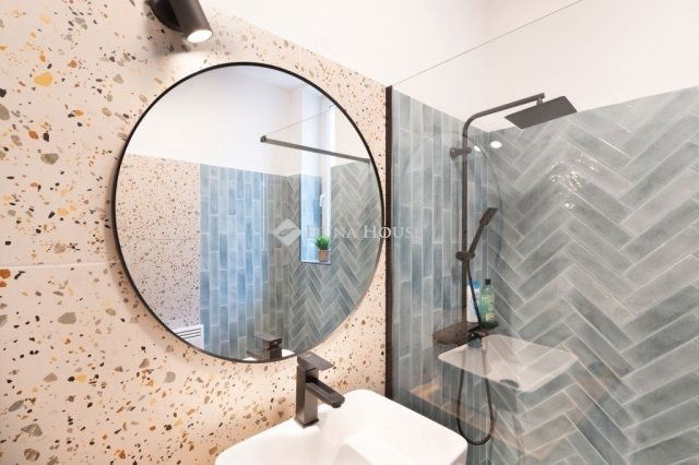 Eladó téglalakás, Budapesten, VII. kerületben 117 M Ft, 2 szobás