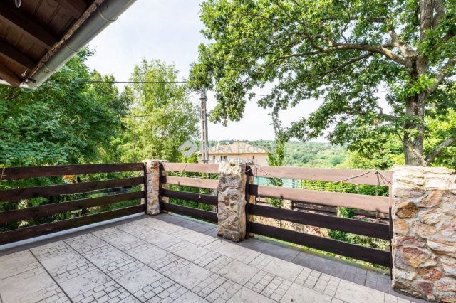 Eladó családi ház, Budaörsön 490 M Ft, 6 szobás