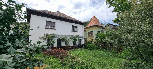 Eladó családi ház, Érden 79 M Ft, 7+1 szobás