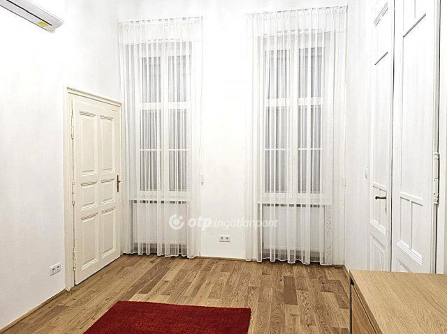 Eladó téglalakás, Budapesten, VI. kerületben 83.9 M Ft, 2 szobás