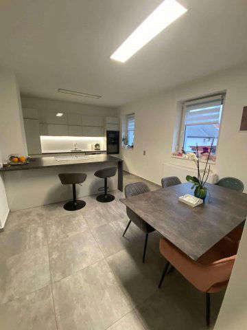 Eladó családi ház, Szombathelyen 125 M Ft, 6 szobás