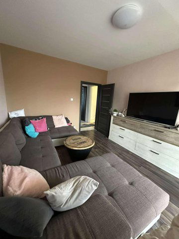 Eladó panellakás, Pécsett 61.5 M Ft, 3+1 szobás