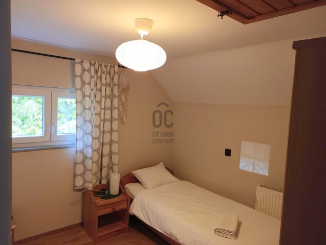 Eladó családi ház, Révfülöpön 99 M Ft, 6 szobás