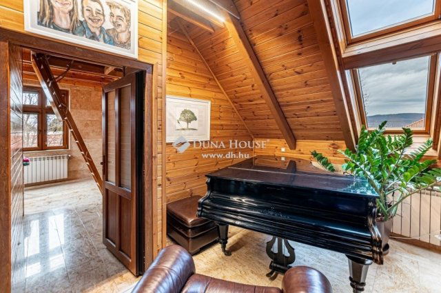 Eladó családi ház, Budajenőn 950 M Ft, 5 szobás