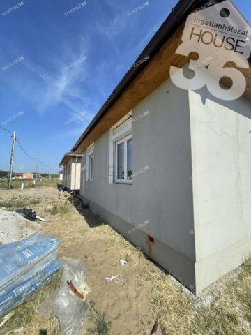 Eladó családi ház, Kecskeméten 72 M Ft, 4 szobás