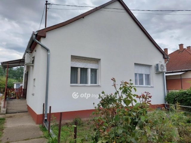 Eladó családi ház, Hosszúpályin 46.999 M Ft, 2 szobás