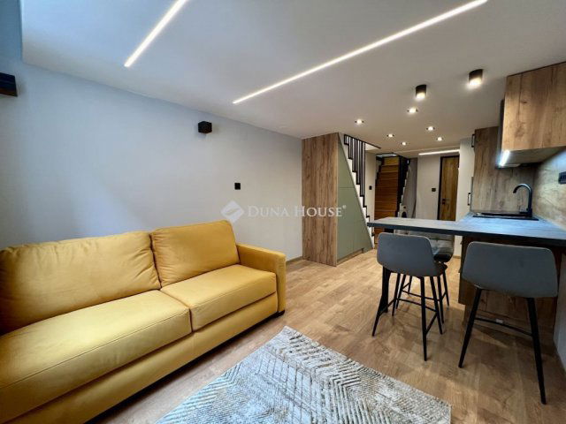 Eladó téglalakás, Budapesten, VI. kerületben 62.5 M Ft, 3 szobás