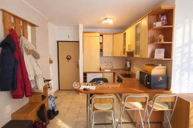 Eladó téglalakás, Szigetszentmiklóson 69.9 M Ft, 2 szobás