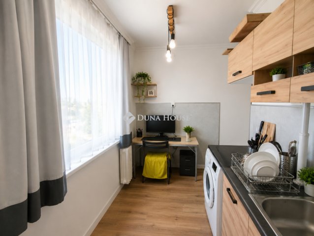 Eladó panellakás, Kecskeméten 42.9 M Ft, 2 szobás