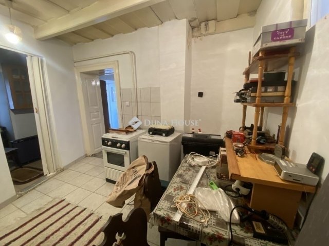 Eladó családi ház, Pécelen 55 M Ft, 3 szobás