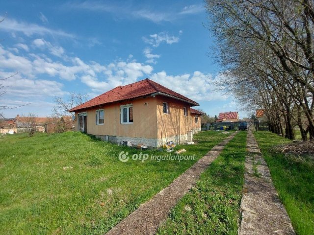 Eladó családi ház, Aszalón 26.2 M Ft, 2+2 szobás