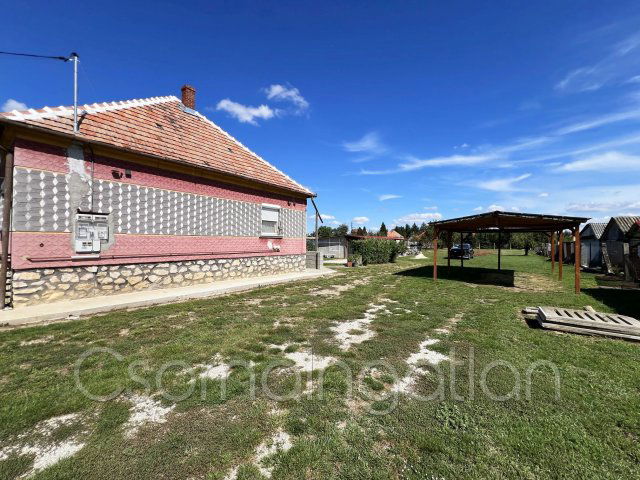 Eladó családi ház, Uraiújfalun 39.99 M Ft, 2 szobás