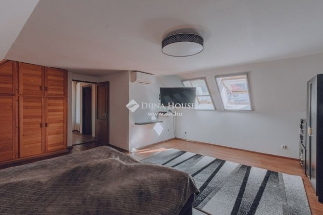 Eladó családi ház, Kecskeméten 225 M Ft, 5 szobás