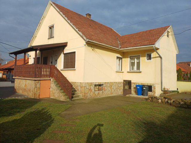 Eladó családi ház, Pilisvörösváron 87.9 M Ft, 2+1 szobás