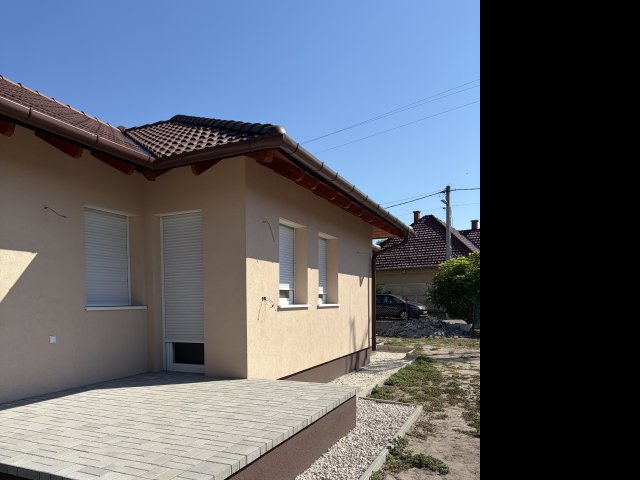 Eladó családi ház, Bugyin 96 M Ft, 3 szobás
