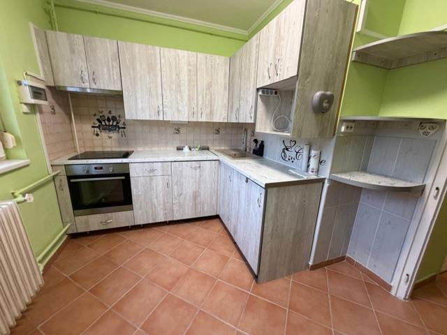 Kiadó téglalakás, albérlet, Tatabányán 170 E Ft / hó