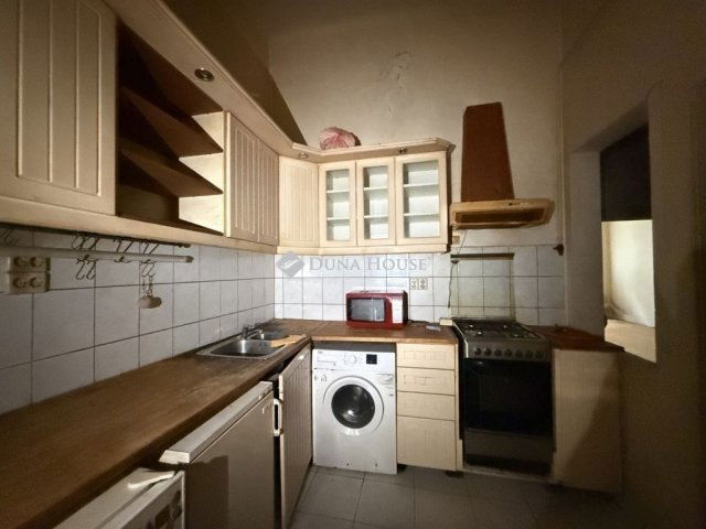Eladó téglalakás, Budapesten, VIII. kerületben 56.4 M Ft