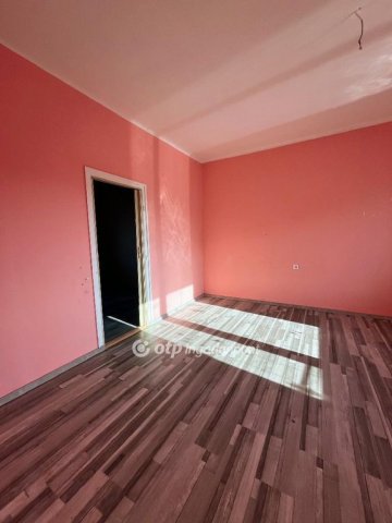 Eladó családi ház, Szászváron 26.9 M Ft, 2 szobás