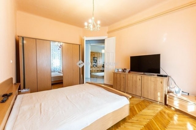 Eladó téglalakás, Budapesten, VIII. kerületben 90 M Ft, 3 szobás