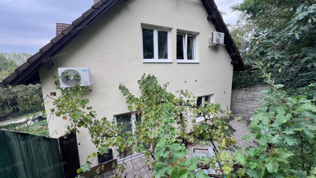 Eladó családi ház, Budaörsön 245 M Ft, 7 szobás