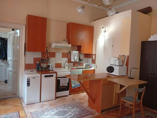 Eladó téglalakás, Budapesten, VI. kerületben 93 M Ft, 3 szobás