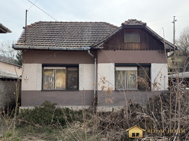 Eladó családi ház, Ózdon, Egressy Gábor utcában 8.9 M Ft