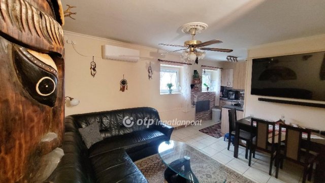 Eladó téglalakás, Vácegresen 42.8 M Ft, 2+1 szobás