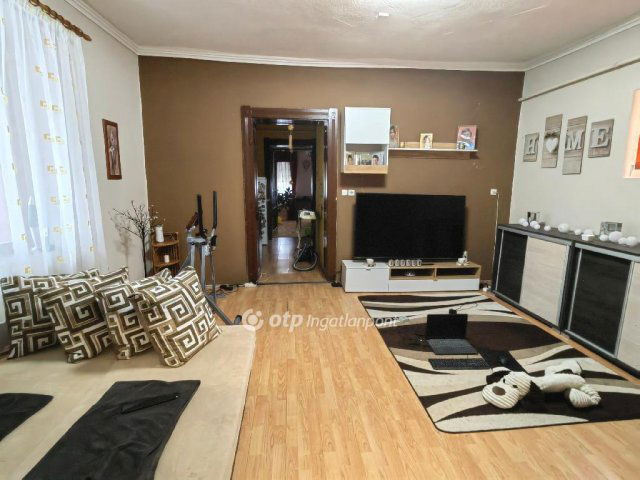 Eladó családi ház, Karcagon 23 M Ft, 2 szobás