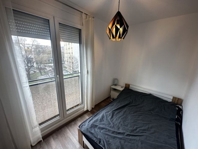 Eladó panellakás, Pécsett 40 M Ft, 1+1 szobás