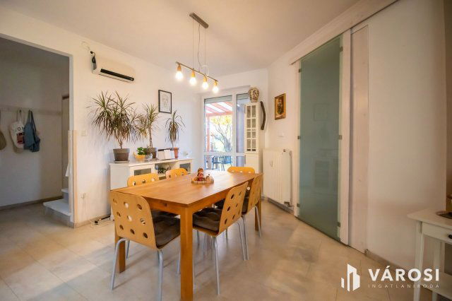 Eladó családi ház, Székesfehérvárott 132.9 M Ft, 6 szobás