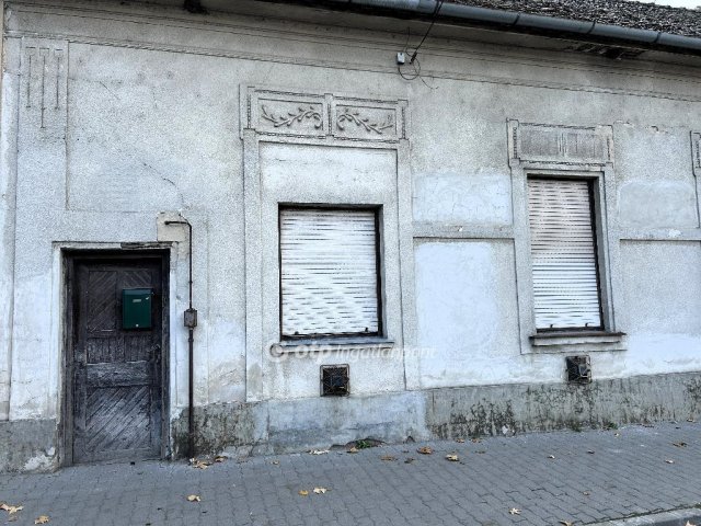 Eladó családi ház, Kocséren 17.9 M Ft, 1+2 szobás