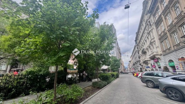 Eladó téglalakás, Budapesten, VI. kerületben 115 M Ft