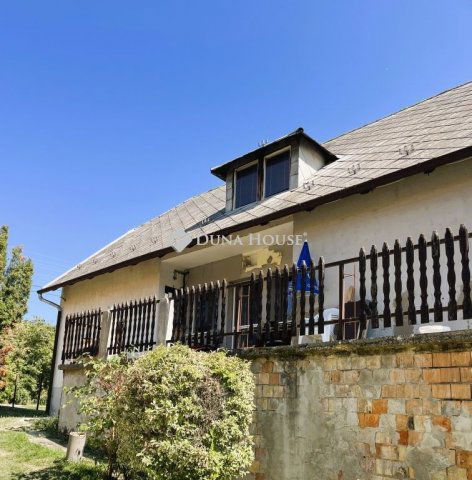 Eladó családi ház, Balatoncsicsón 84 M Ft, 8 szobás