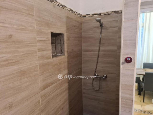 Eladó téglalakás, Budapesten, V. kerületben 109 M Ft, 2 szobás