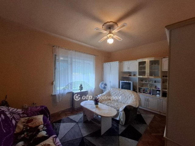 Eladó családi ház, Kálban 12.99 M Ft, 2 szobás