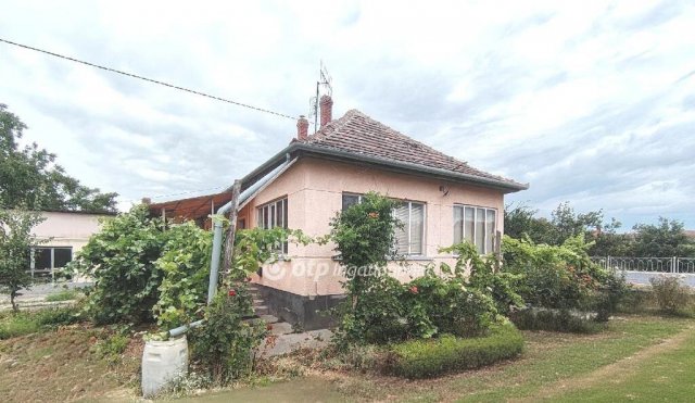 Eladó családi ház, Dunapatajon 24.99 M Ft, 3 szobás