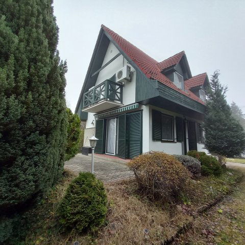 Eladó nyaraló, Balatonfenyvesen 129 M Ft, 4 szobás