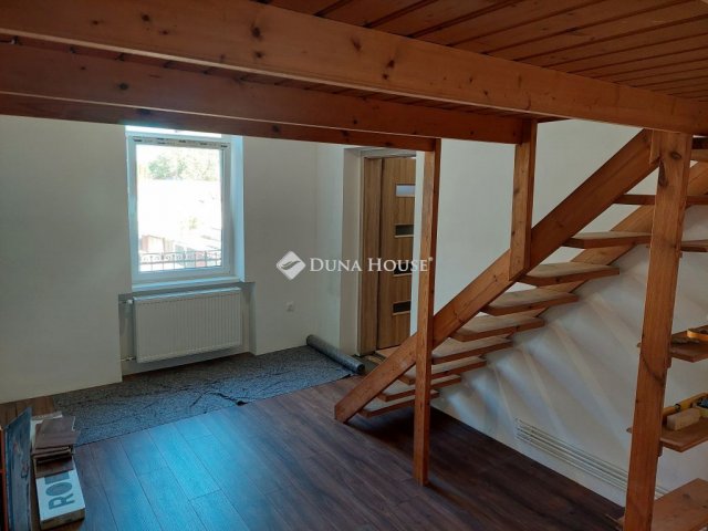 Eladó téglalakás, Kaposváron 28 M Ft, 1 szobás