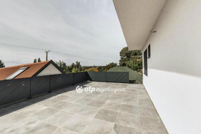 Eladó családi ház, Gyenesdiáson 144.9 M Ft, 4+1 szobás