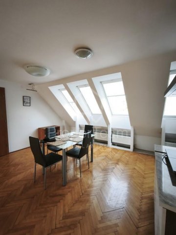 Kiadó téglalakás, albérlet, Bábolnán 150 E Ft / hó, 2 szobás