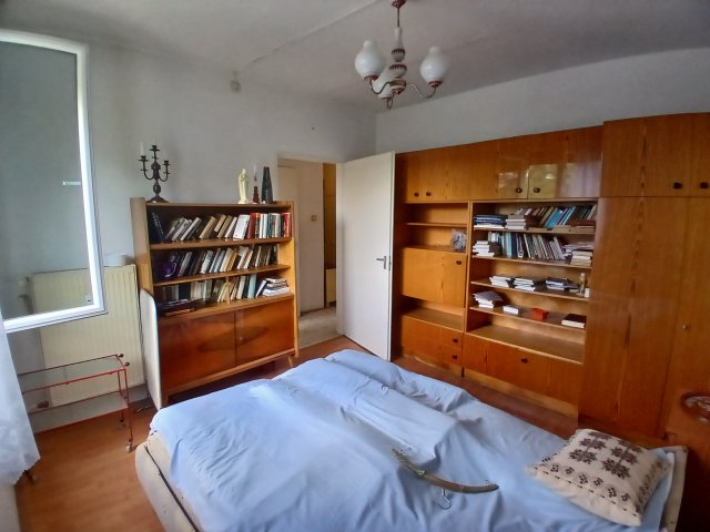 Eladó panellakás, Siklóson 29.9 M Ft, 2 szobás