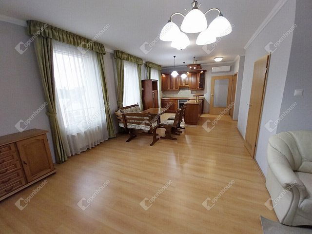 Eladó téglalakás, Debrecenben 79.9 M Ft, 3 szobás