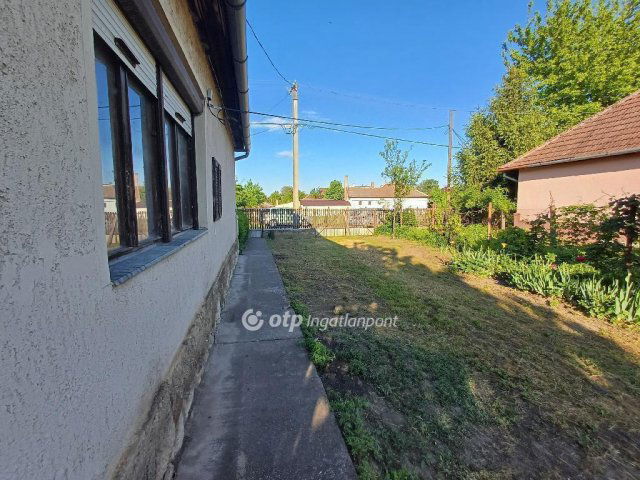 Eladó családi ház, Tiszalökön 14.9 M Ft, 2 szobás